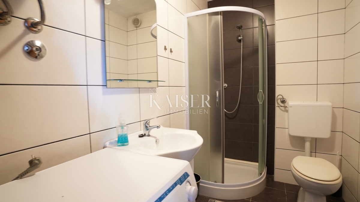 Šparadići, Šibenik - Apartmajska hiša s 5 enotami in potencialom, 100 m od morja