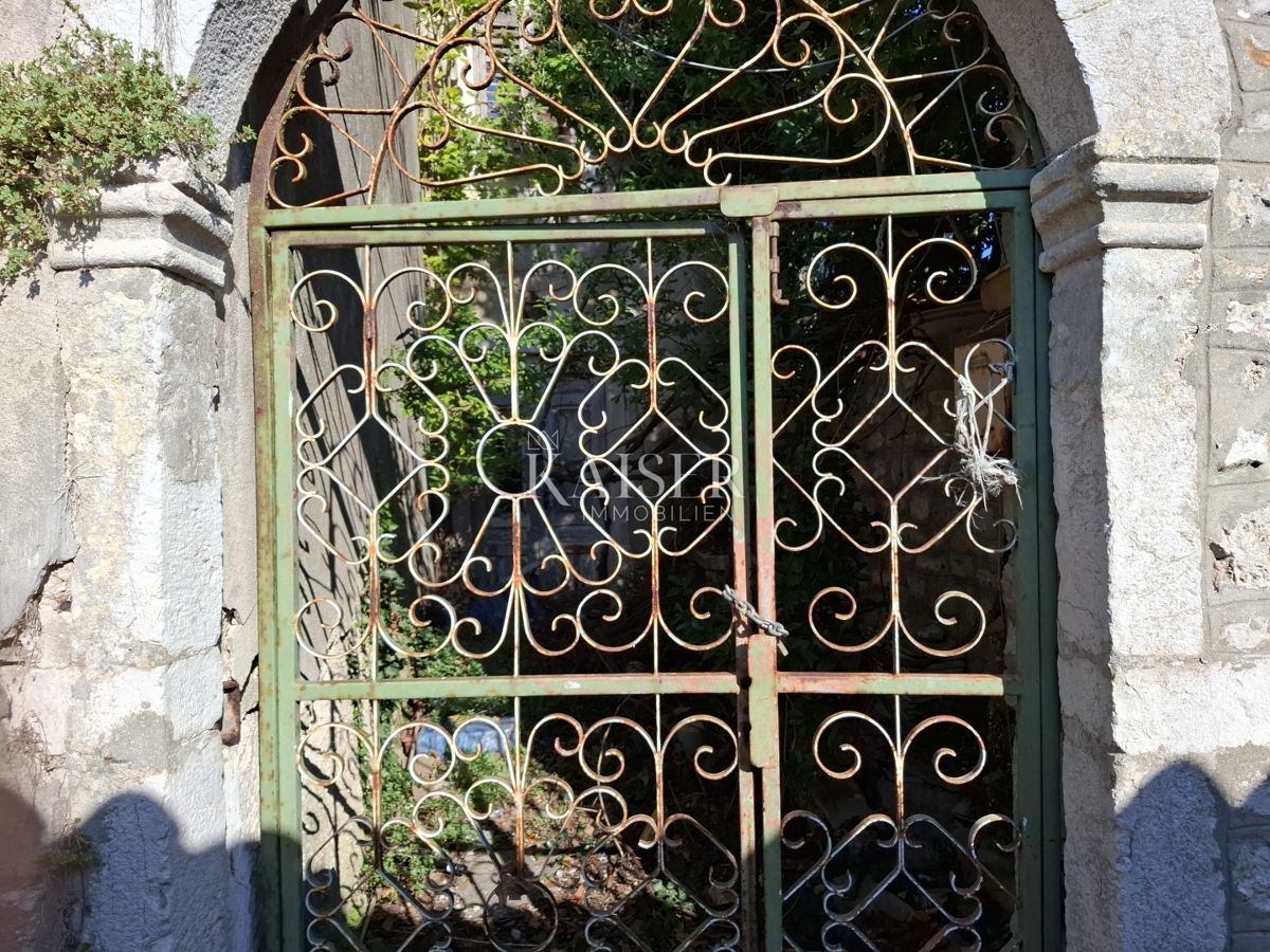 Otok Cres, Osor, stara kamnita hiša 140 m² za prenovo