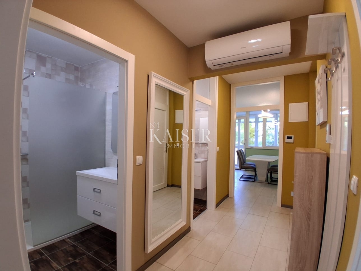 Zadar, Poluotok – trisobno stanovanje 75 m² – 339.000 €
