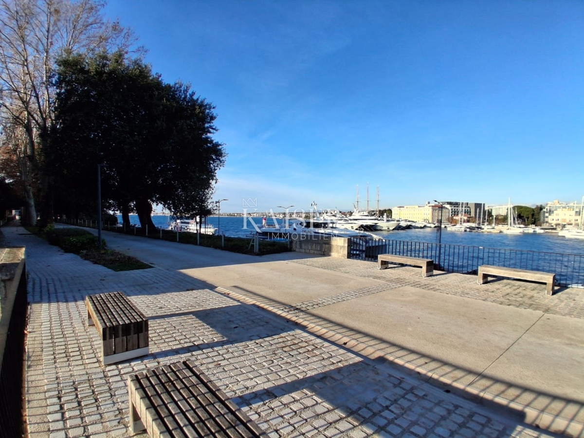Zadar, Poluotok – trisobno stanovanje 75 m² – 339.000 €