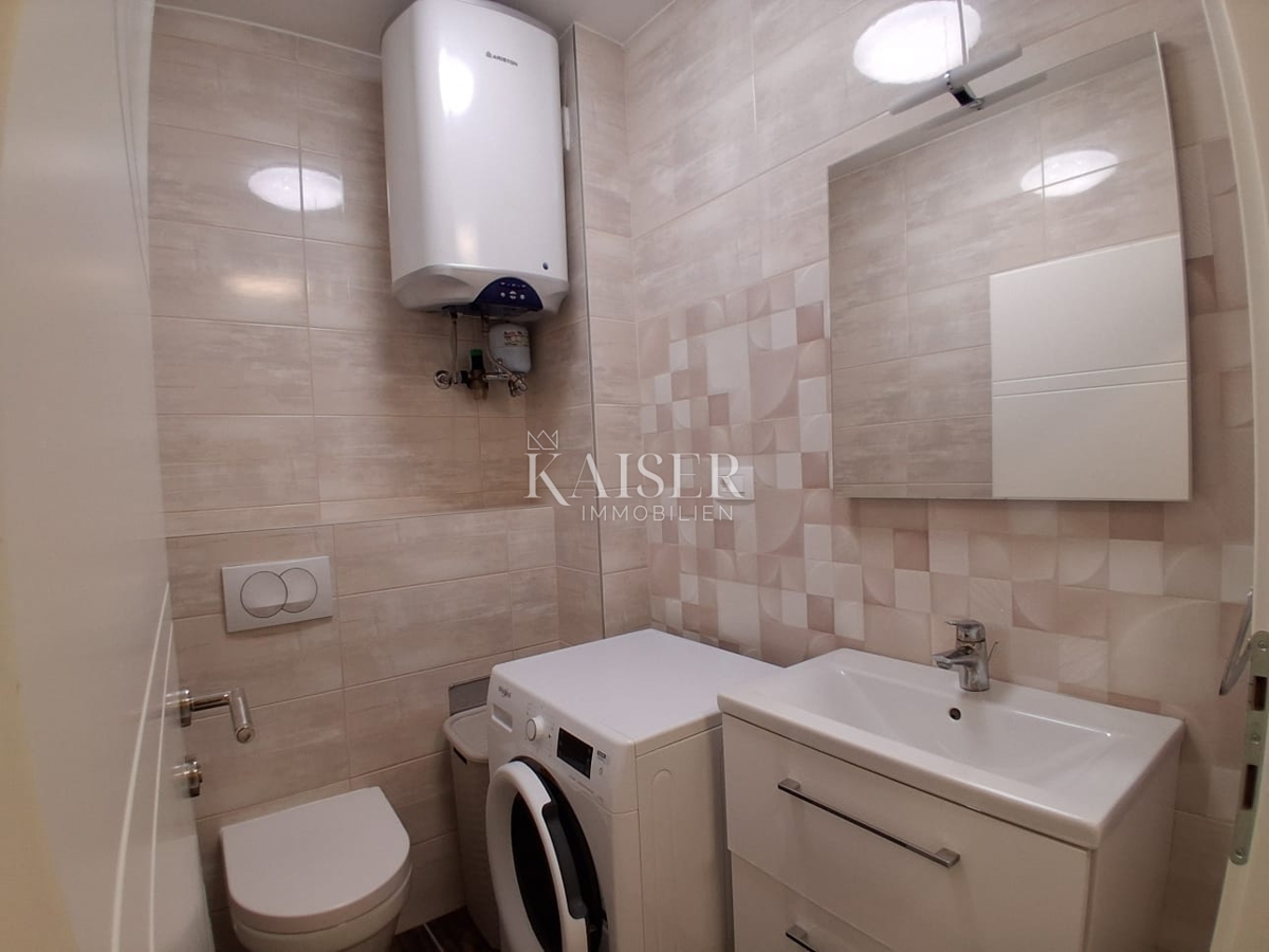 Zadar, Poluotok – trisobno stanovanje 75 m² – 339.000 €