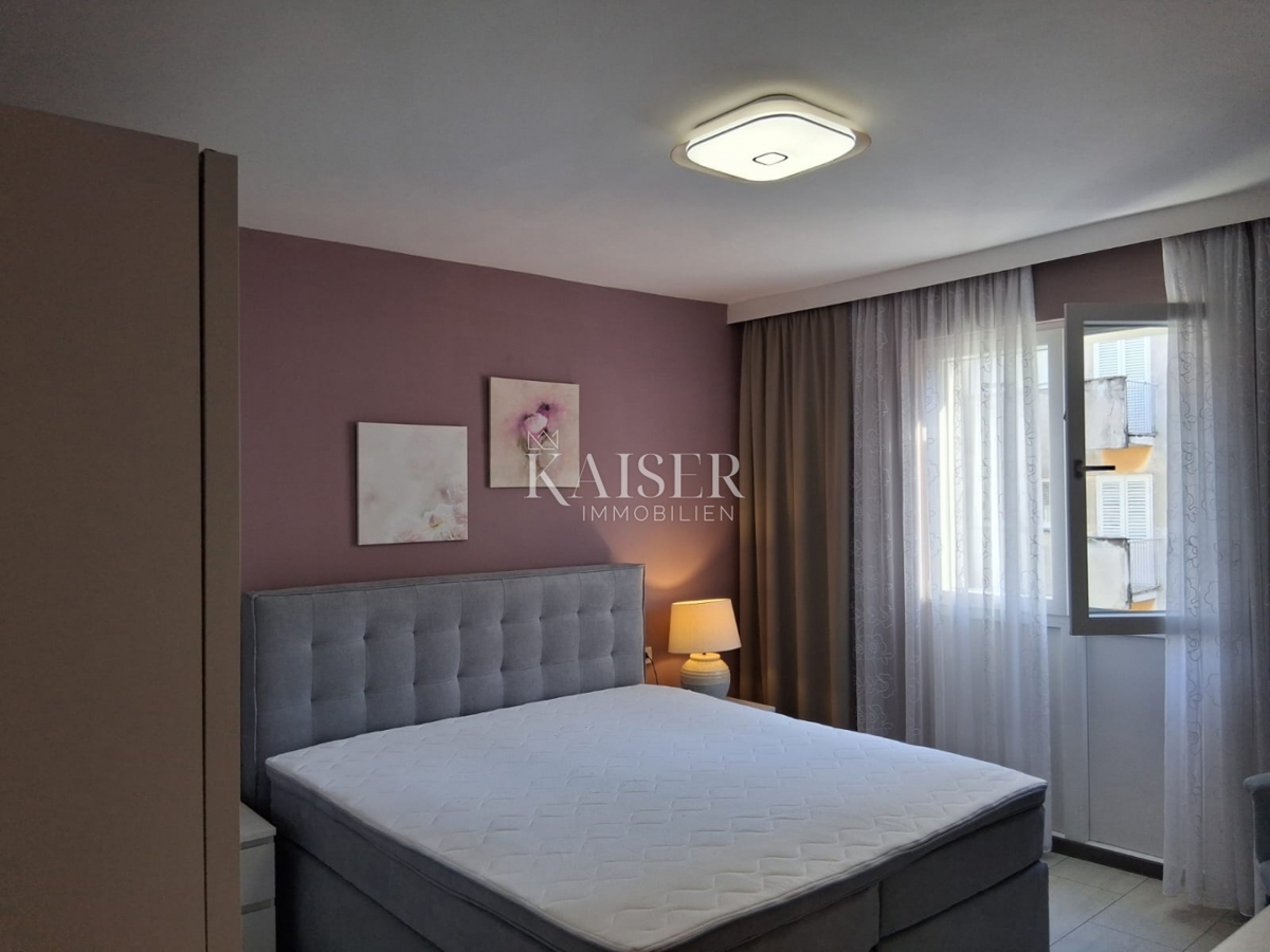 Zadar, Poluotok – trisobno stanovanje 75 m² – 339.000 €