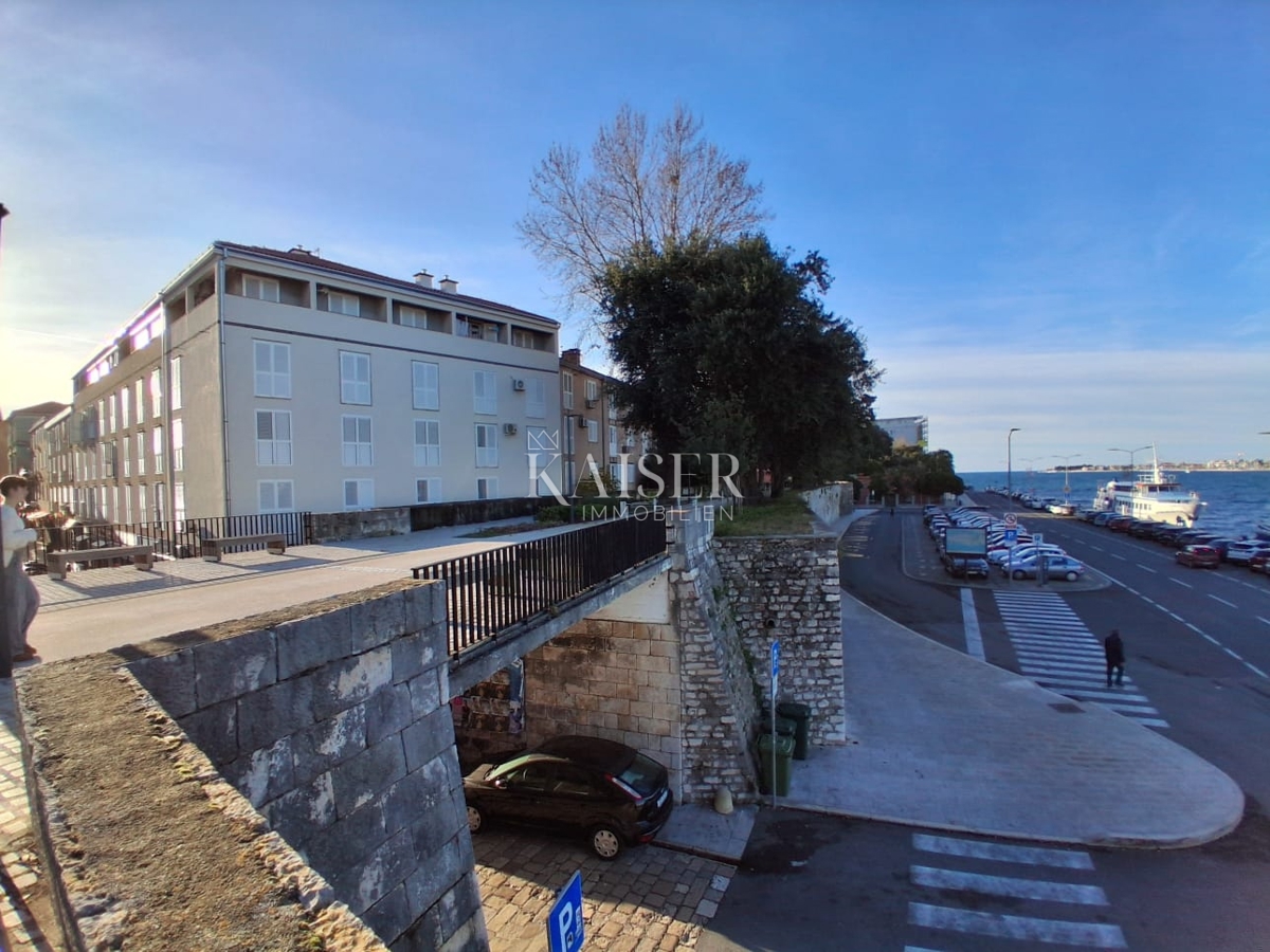 Zadar, Poluotok – trisobno stanovanje 75 m² – 339.000 €