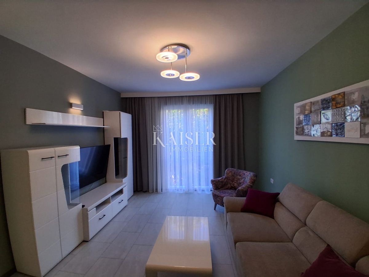 Zadar, Poluotok – trisobno stanovanje 75 m² – 339.000 €