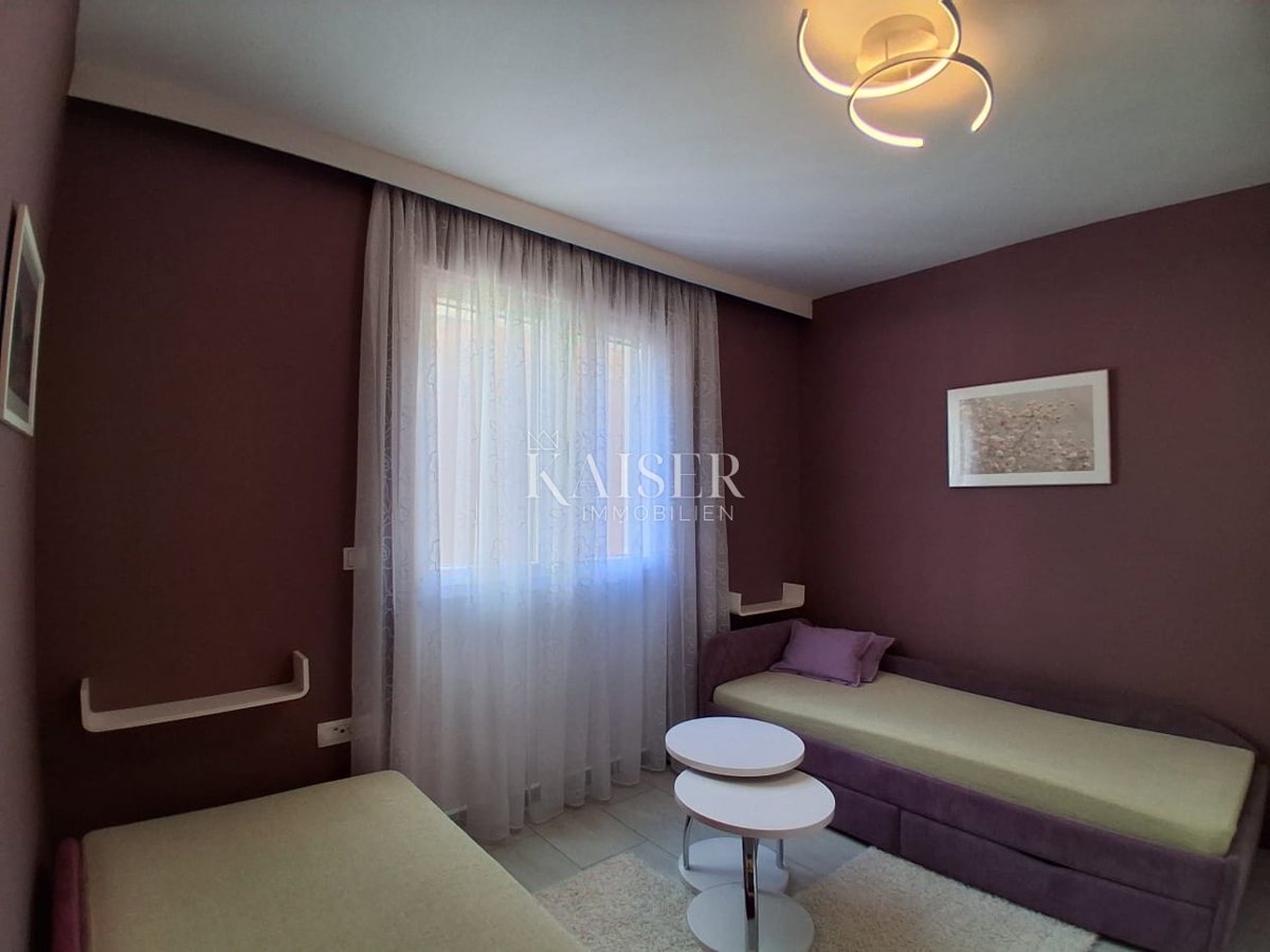 Zadar, Poluotok – trisobno stanovanje 75 m² – 339.000 €
