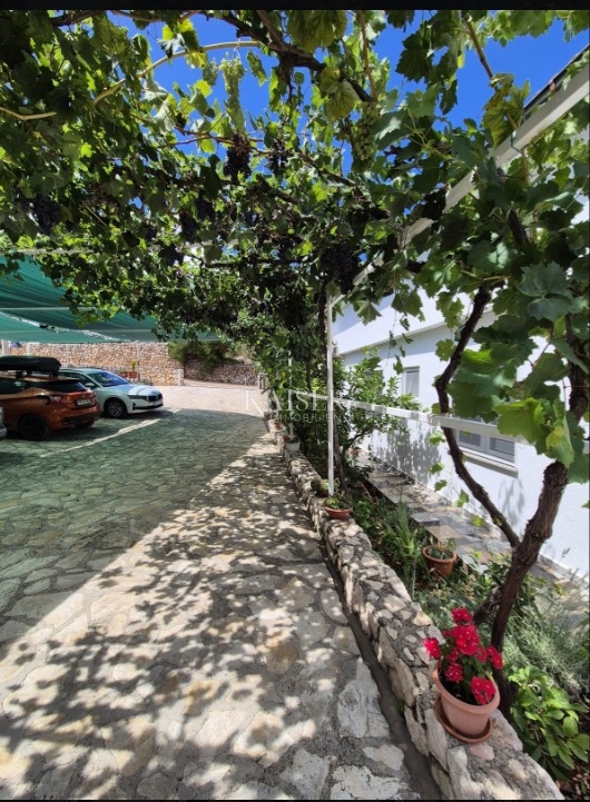 Hiša Vinjerac, Posedarje, 200m2