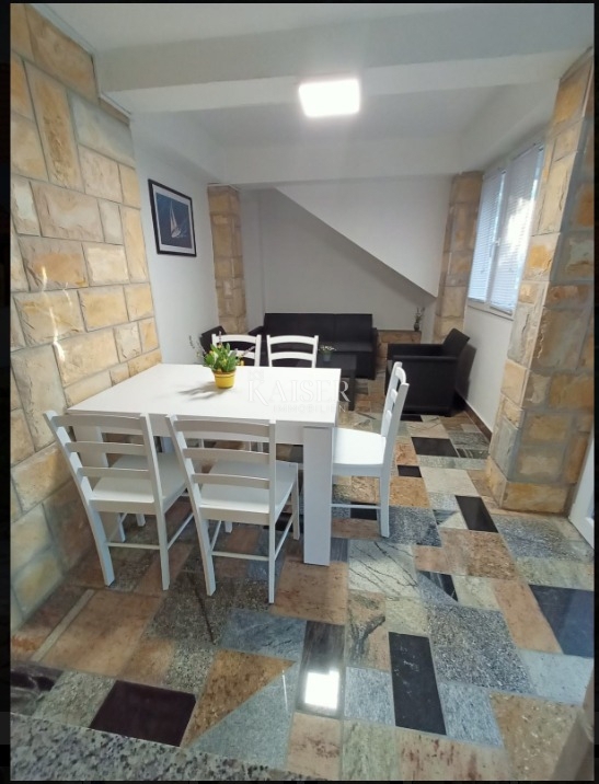 Hiša Vinjerac, Posedarje, 200m2