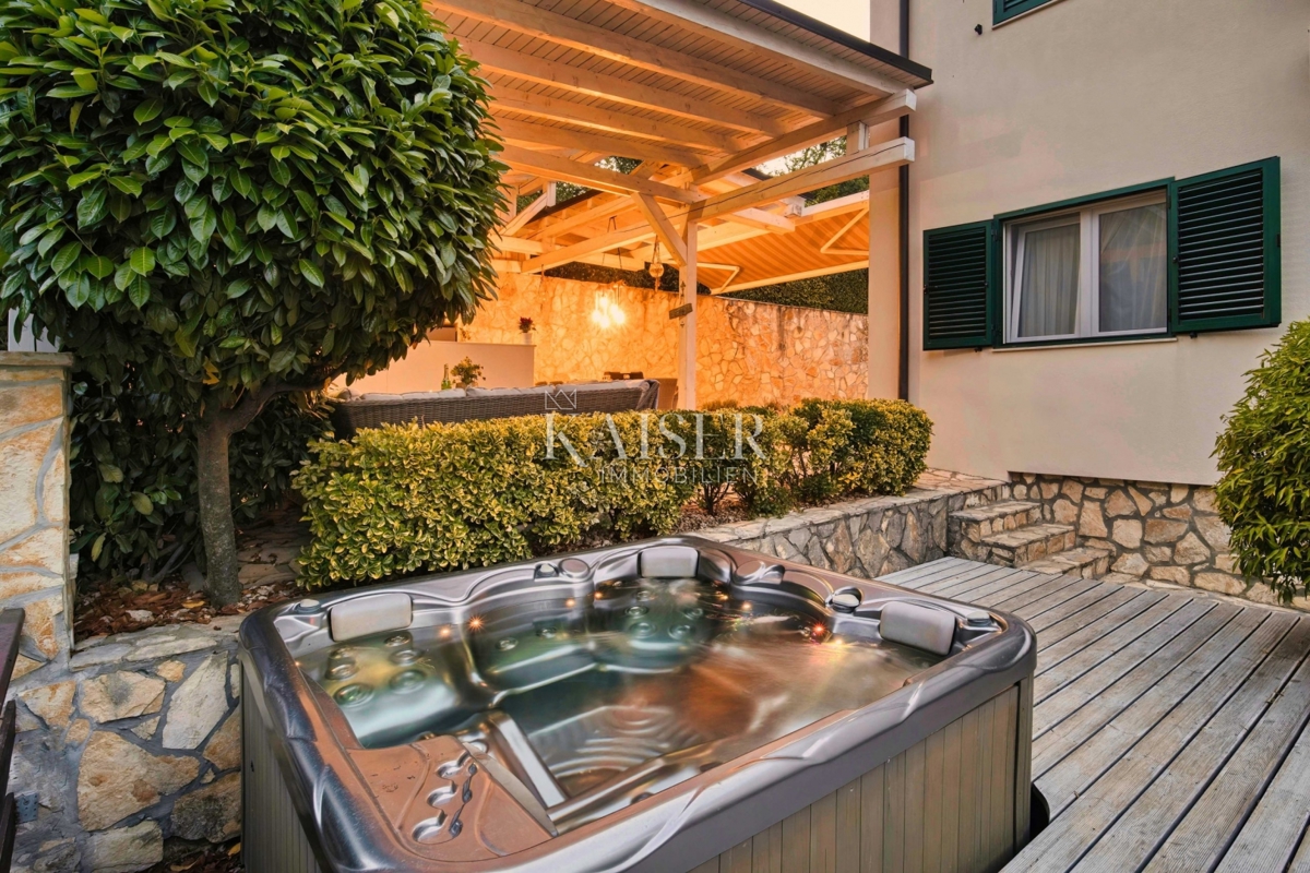 Hiša Maslenica, Jasenice, 113m2