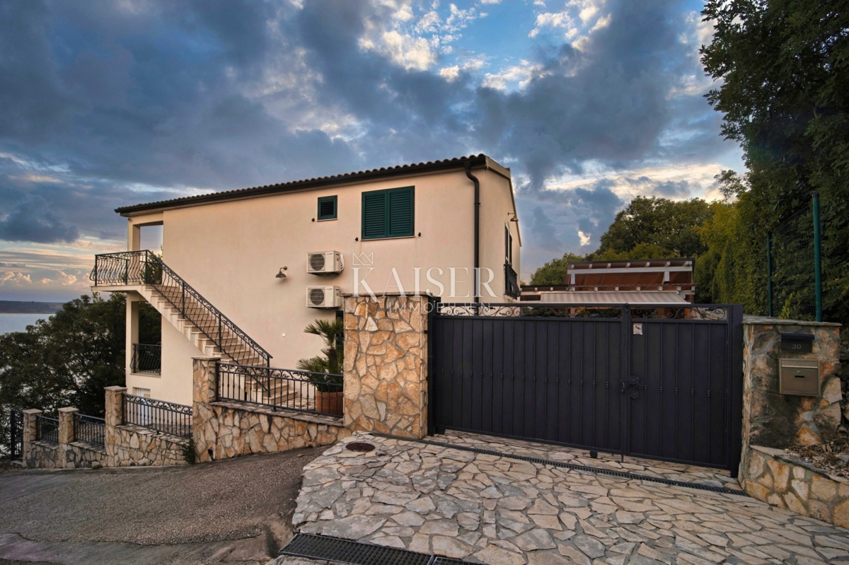 Hiša Maslenica, Jasenice, 113m2