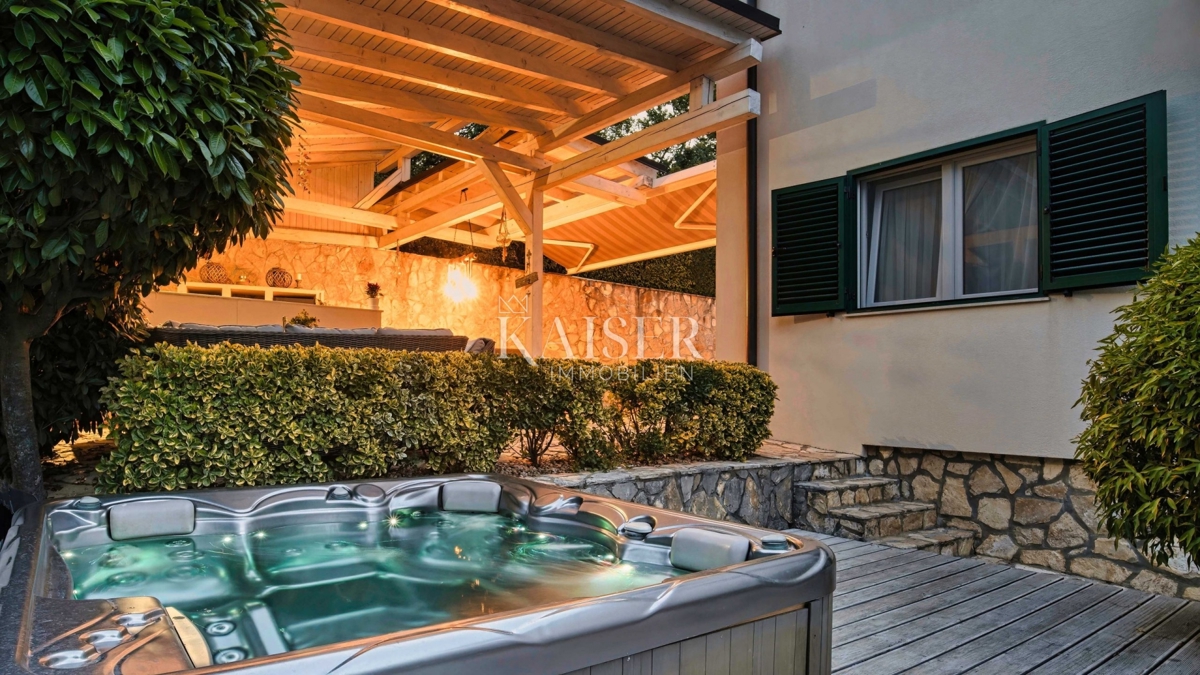 Hiša Maslenica, Jasenice, 113m2