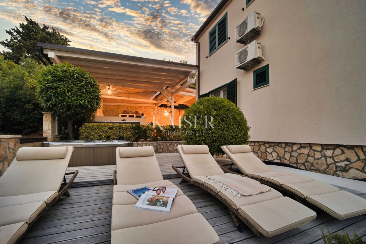 Hiša Maslenica, Jasenice, 113m2