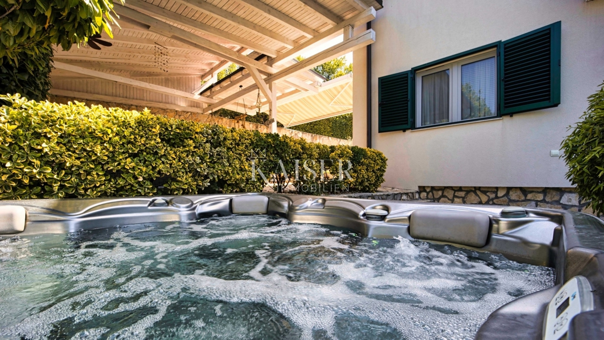 Hiša Maslenica, Jasenice, 113m2