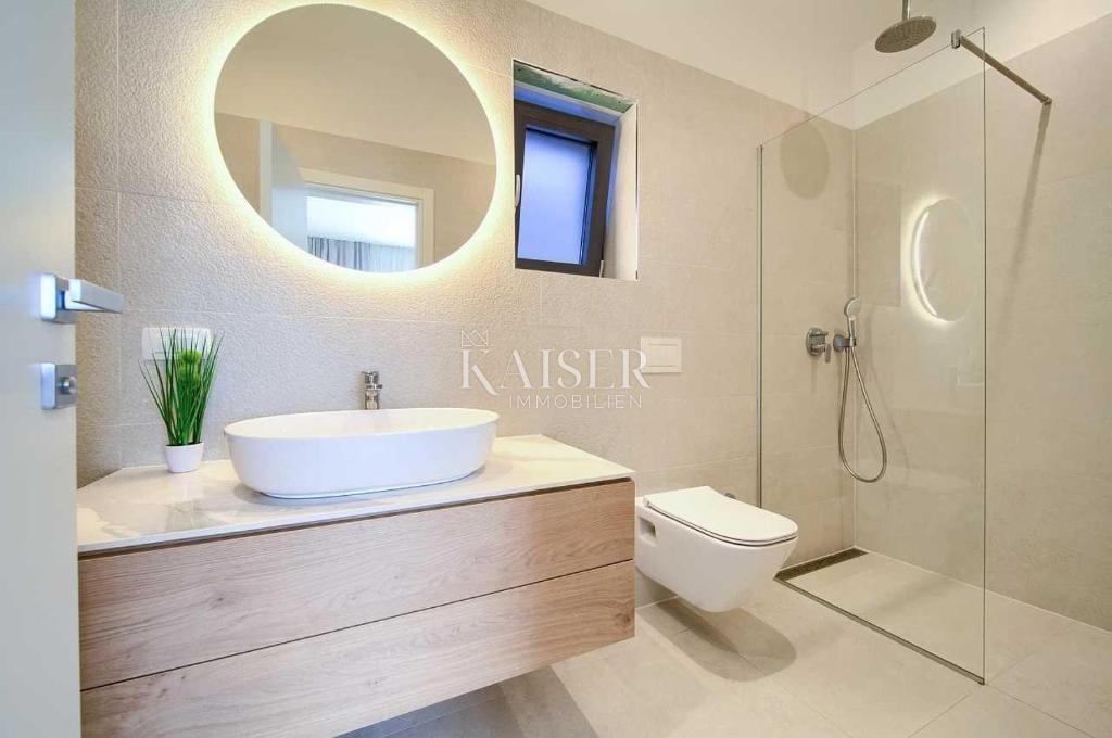 Krk, okolica - luksuzna vila s pogledom na morje