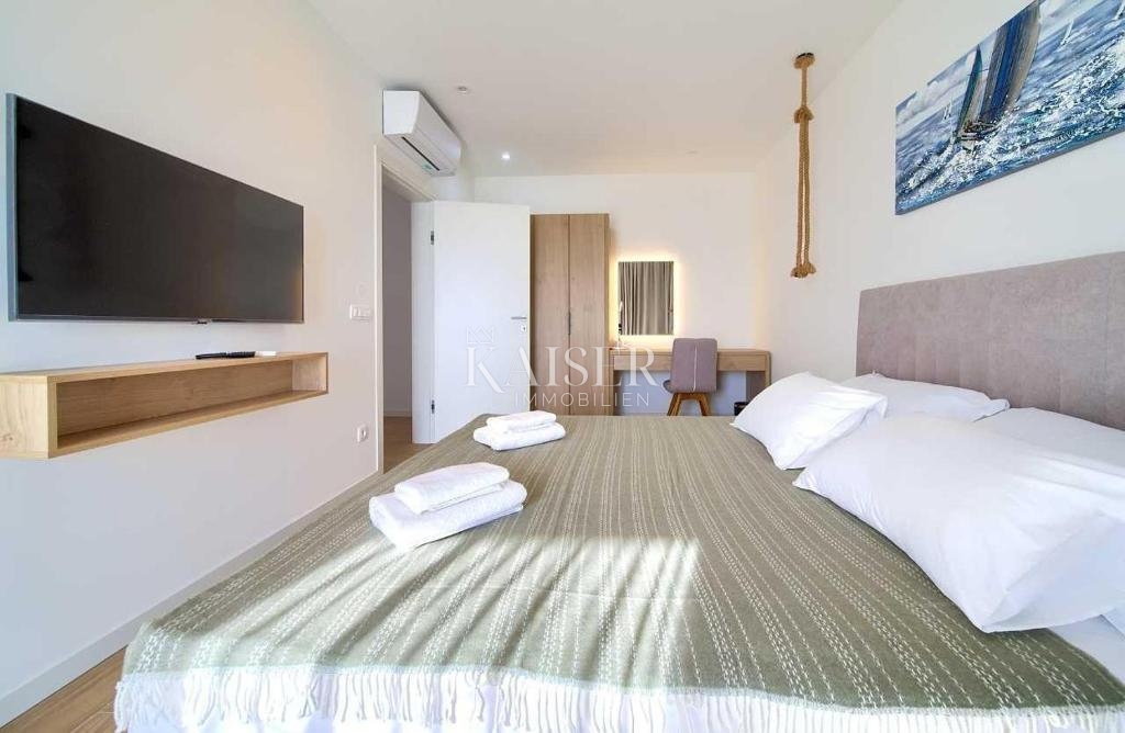 Krk, okolica - luksuzna vila s pogledom na morje