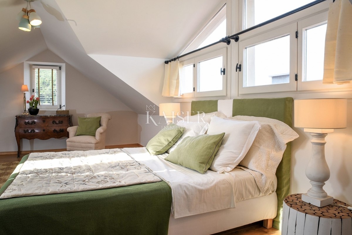 Hvar - očarljiva hiša v mirnem okolju