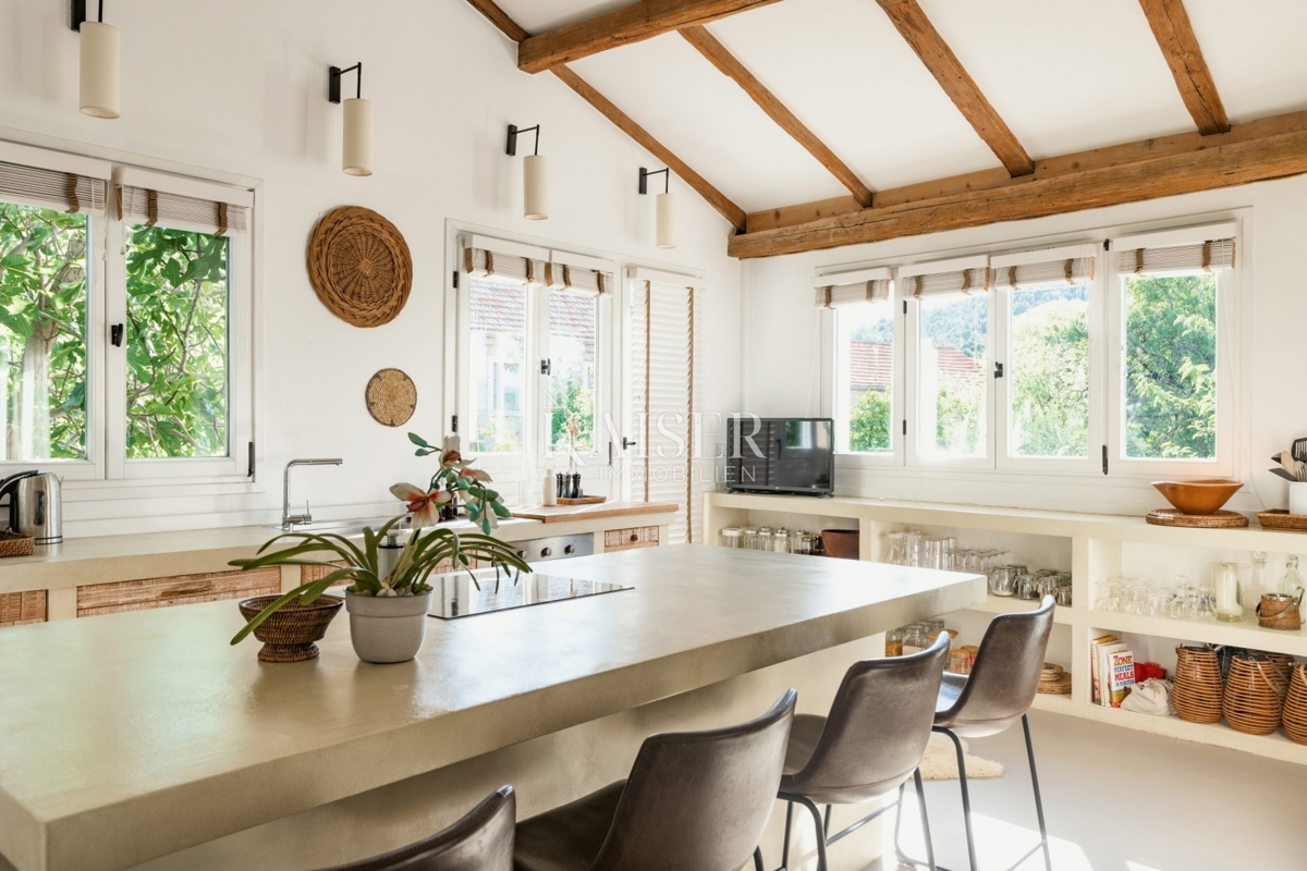 Hvar - očarljiva hiša v mirnem okolju