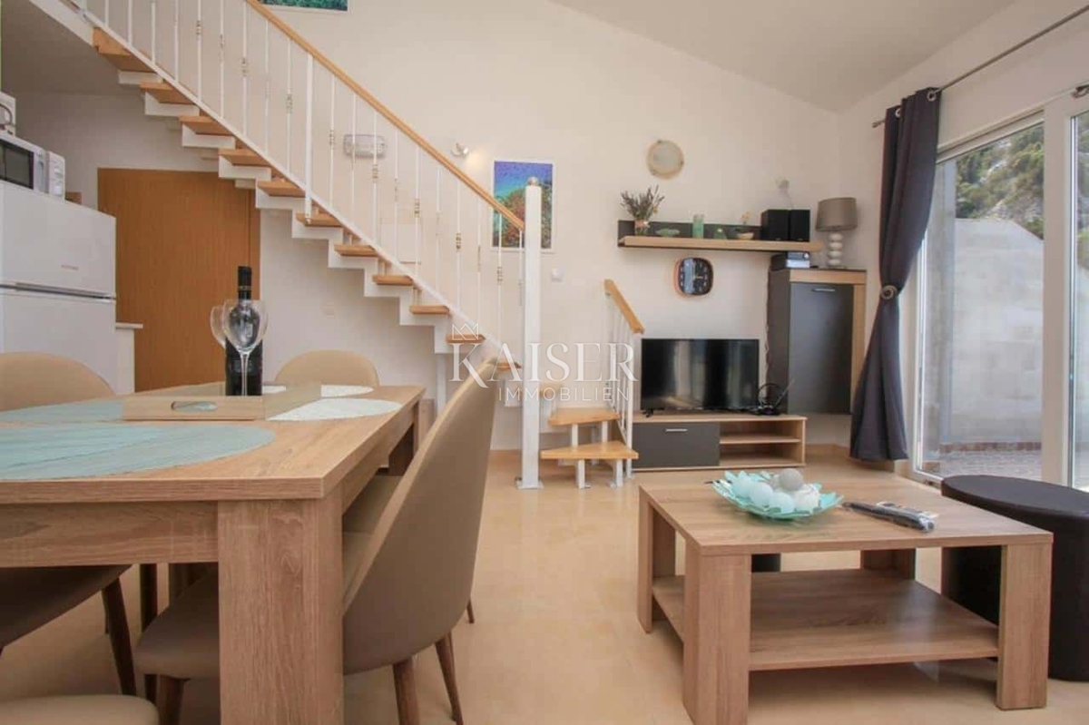 Otok Hvar - tradicionalna hiša ob morju