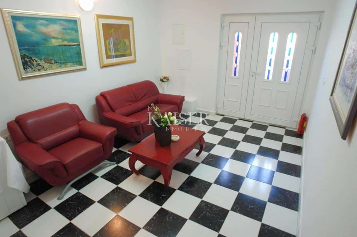 Otok Hvar - tradicionalna hiša ob morju