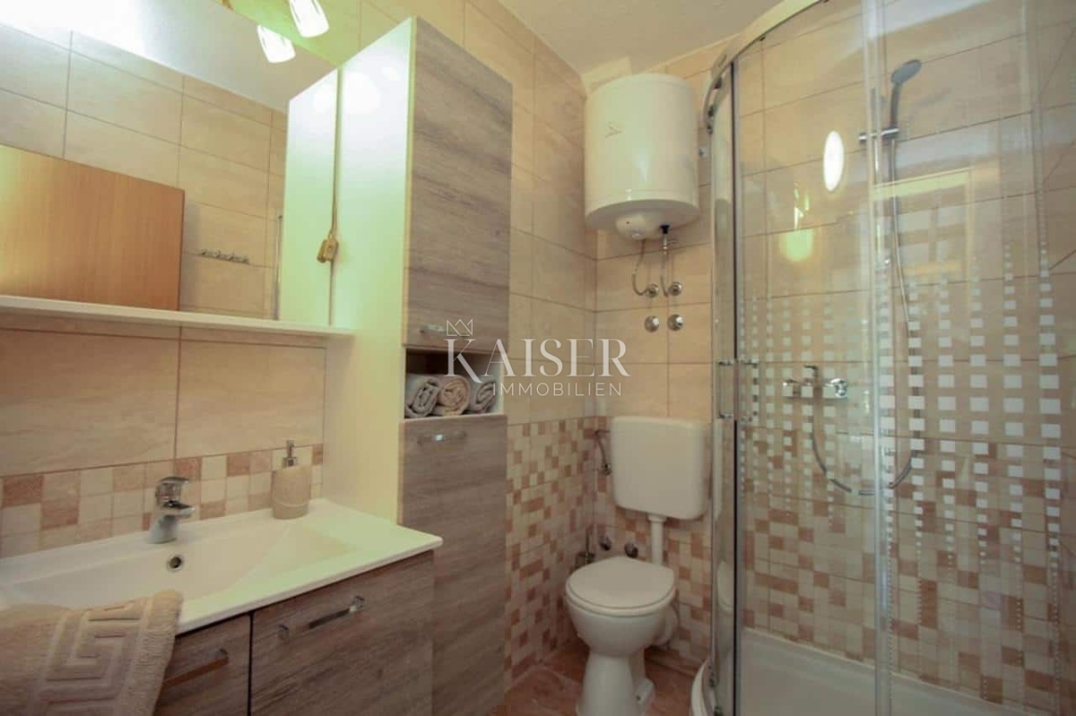 Otok Hvar - tradicionalna hiša ob morju