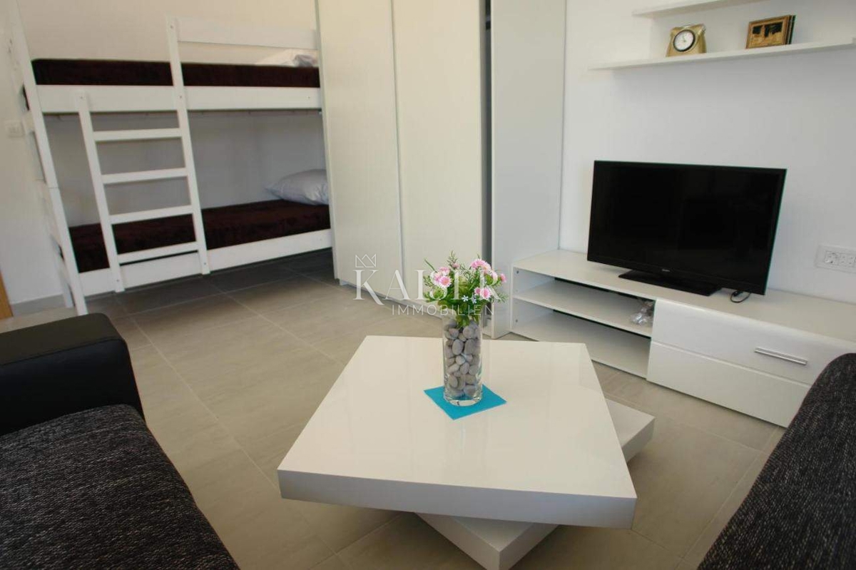 Otok Hvar - tradicionalna hiša ob morju