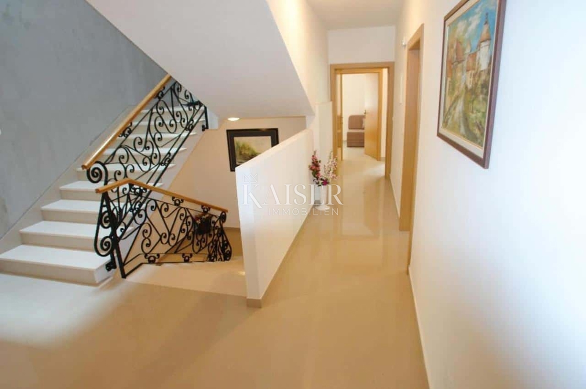 Otok Hvar - tradicionalna hiša ob morju