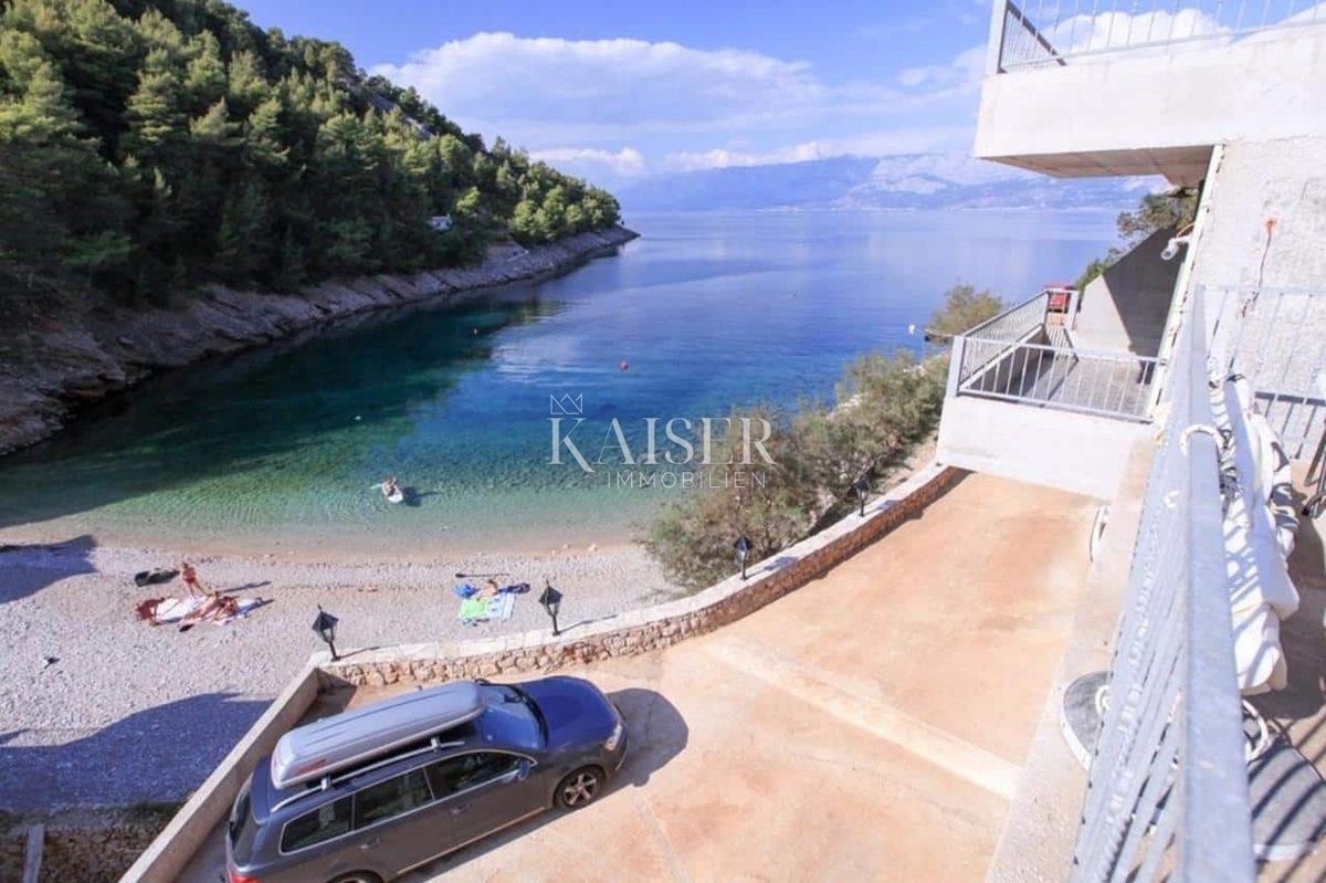 Otok Hvar - tradicionalna hiša ob morju