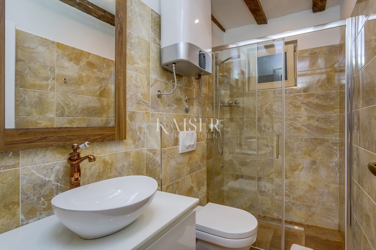 Otok Lošinj, M.Lošinj, rezidenca 400 m² blizu centra mesta