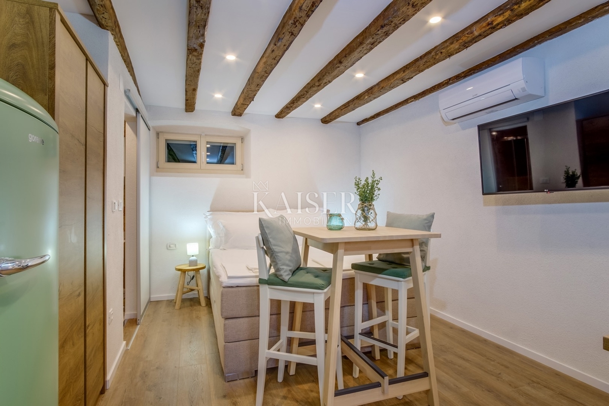 Otok Lošinj, M.Lošinj, rezidenca 400 m² blizu centra mesta