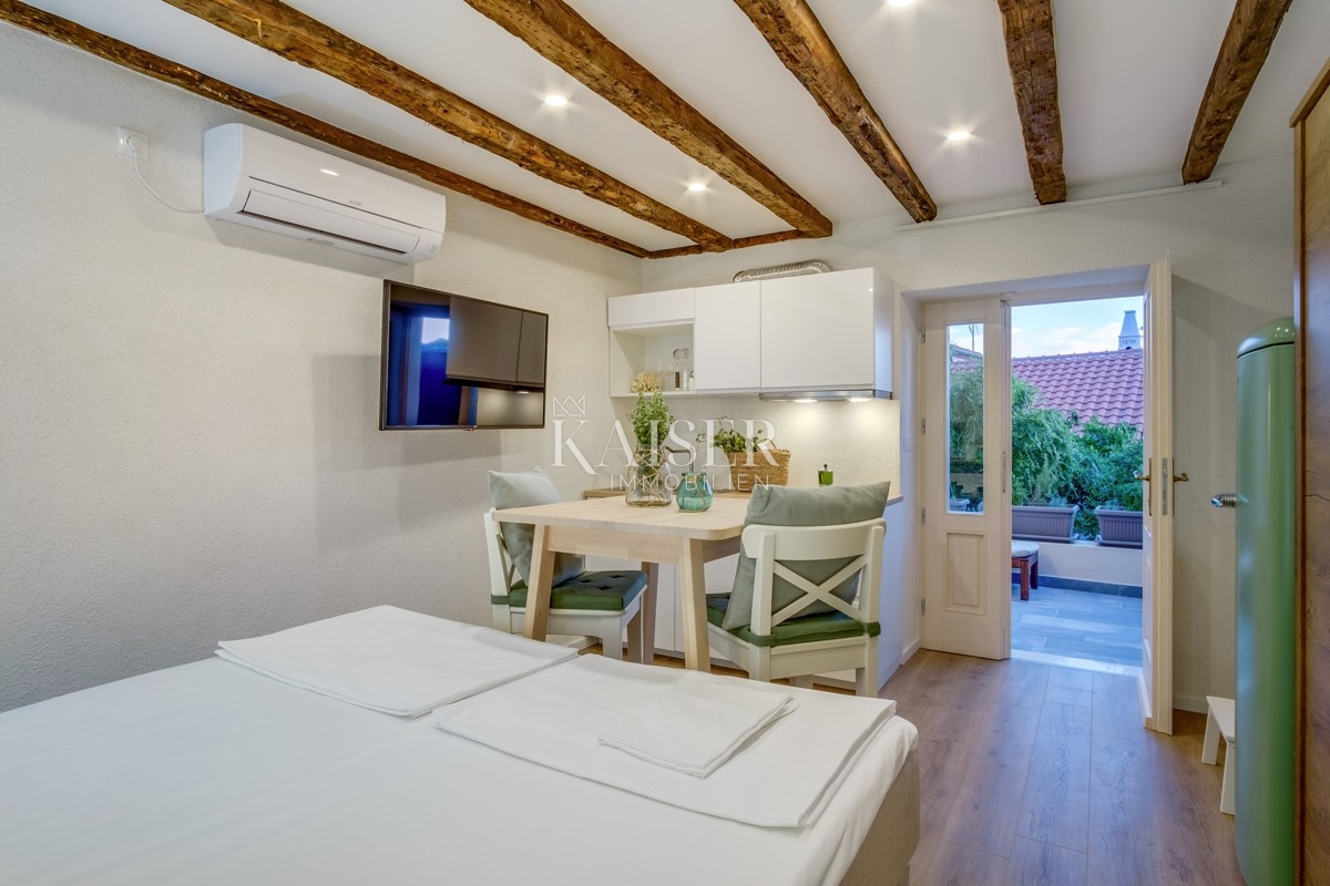 Otok Lošinj, M.Lošinj, rezidenca 400 m² blizu centra mesta