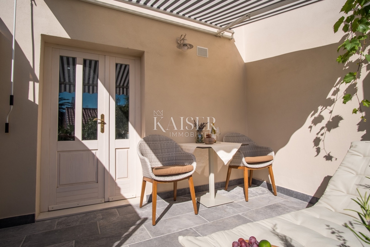 Otok Lošinj, M.Lošinj, rezidenca 400 m² blizu centra mesta