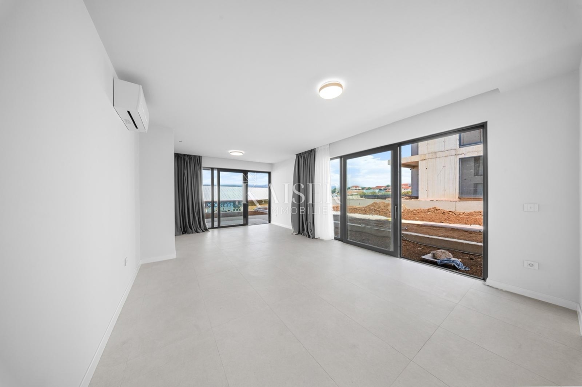 Zadar – Privlaka | Prva vrsta do morja – moderno stanovanje z zasebnim vrtom