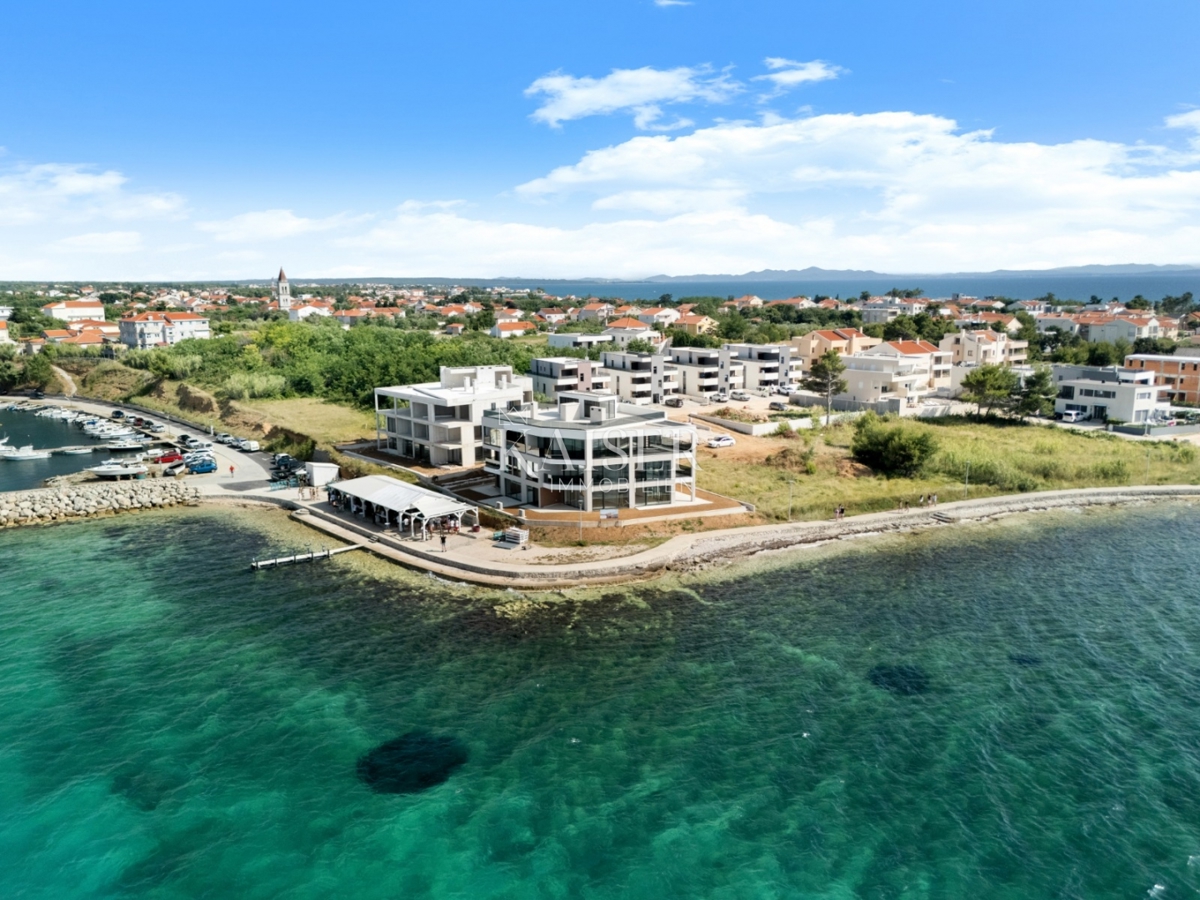 Zadar – Privlaka | Prva vrsta do morja – moderno stanovanje z zasebnim vrtom