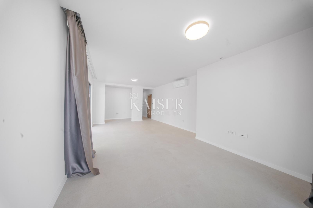 Zadar – Privlaka | Prva vrsta do morja – moderno stanovanje z zasebnim vrtom