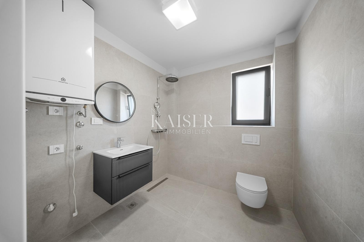 Zadar – Privlaka | Prva vrsta do morja – moderno stanovanje z zasebnim vrtom