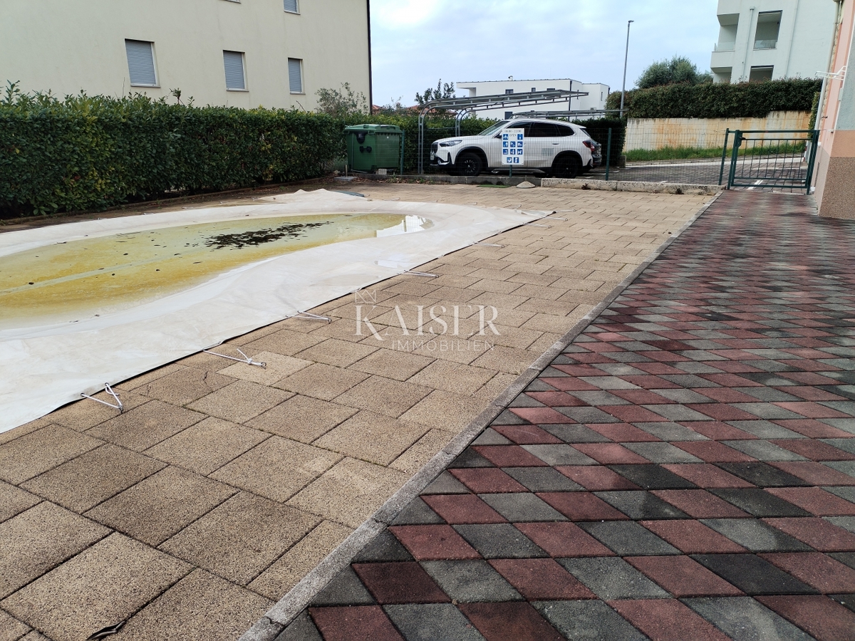 Istra, Novigrad, stanovanje 115m2 z bazenom in pogledom na morje