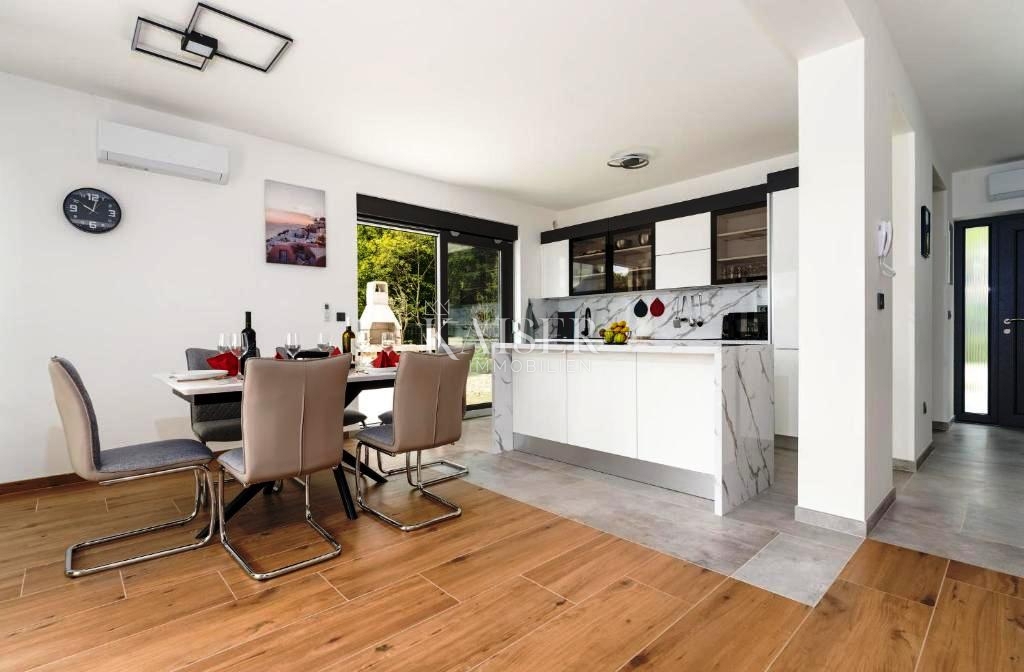 Krk, Risika - dva dupleksa, 300 m2, pogled na morje