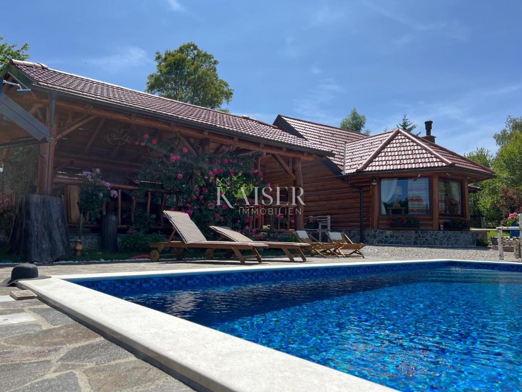 Ravna Gora, Kupjak - luksuzna lesena vila z bazenom in wellnessom