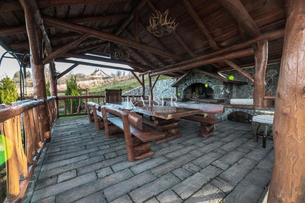 Ravna Gora, Kupjak - luksuzna lesena vila z bazenom in wellnessom