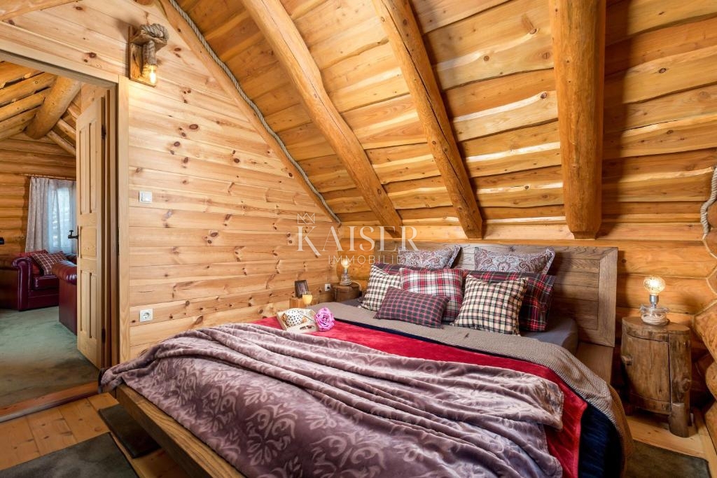 Ravna Gora, Kupjak - luksuzna lesena vila z bazenom in wellnessom