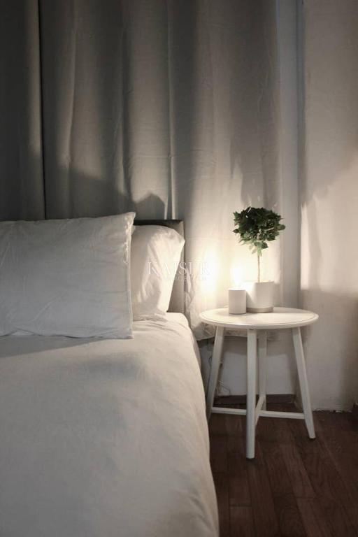 Opatija - Elegantno enosobno stanovanje v zgodovinski vili v središču mesta s parkirnim mestom