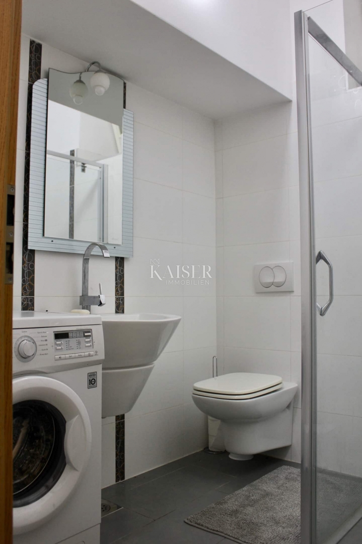 Opatija - Elegantno enosobno stanovanje v zgodovinski vili v središču mesta s parkirnim mestom