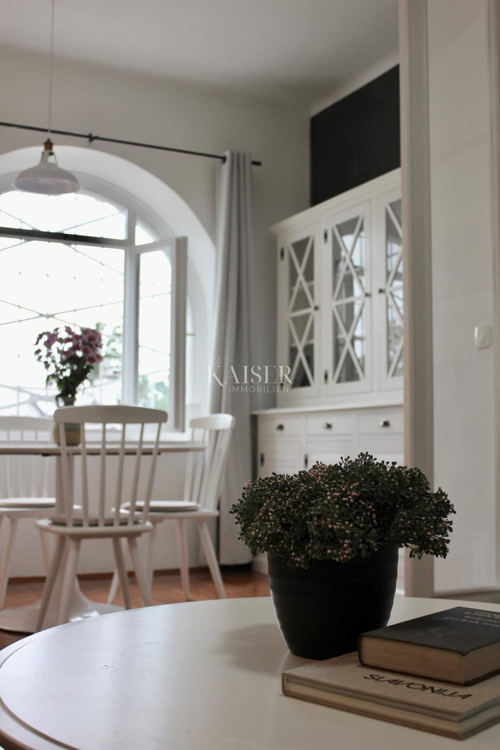 Opatija - Elegantno enosobno stanovanje v zgodovinski vili v središču mesta s parkirnim mestom