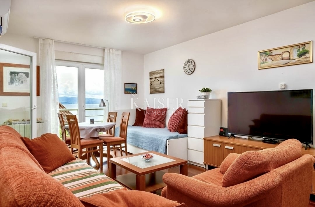 Opatija – Elegantno stanovanje s pogledom na morje s parkirnim mestom, dvigalom in v neposredni bližini morja