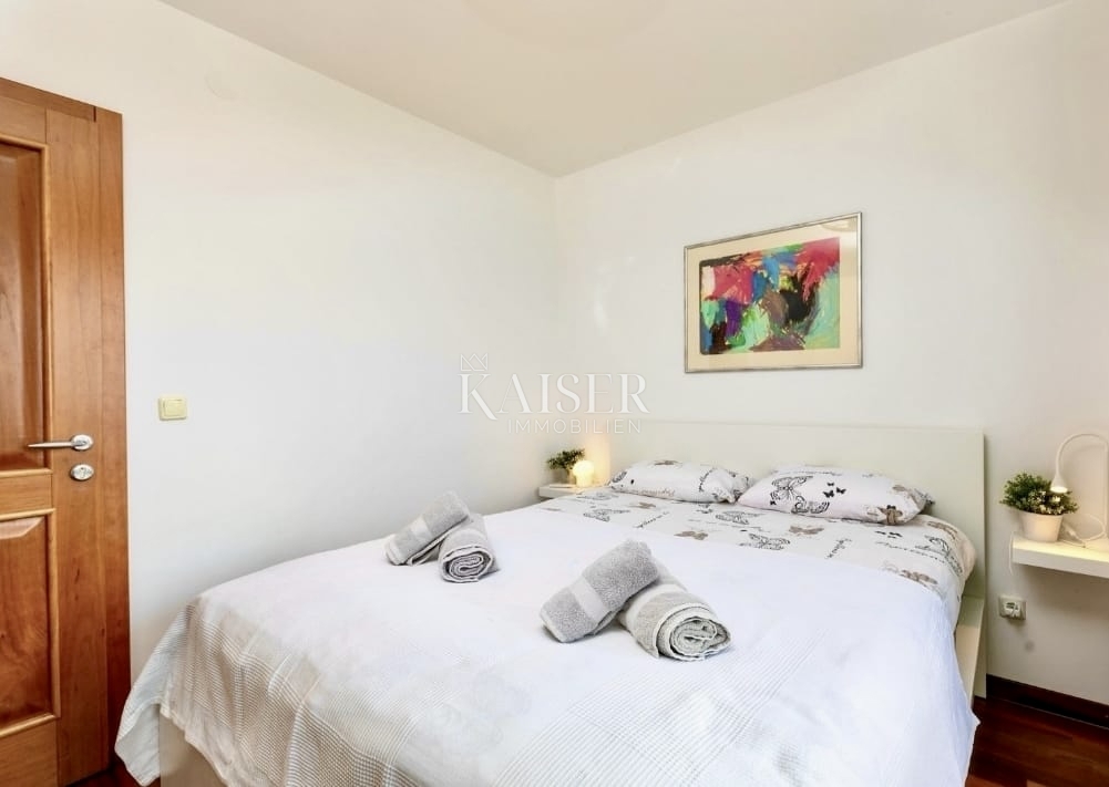 Opatija – Elegantno stanovanje s pogledom na morje s parkirnim mestom, dvigalom in v neposredni bližini morja