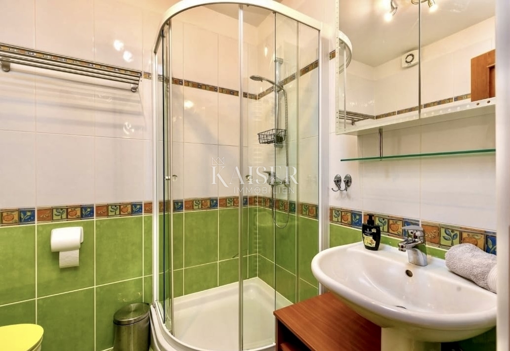 Opatija – Elegantno stanovanje s pogledom na morje s parkirnim mestom, dvigalom in v neposredni bližini morja