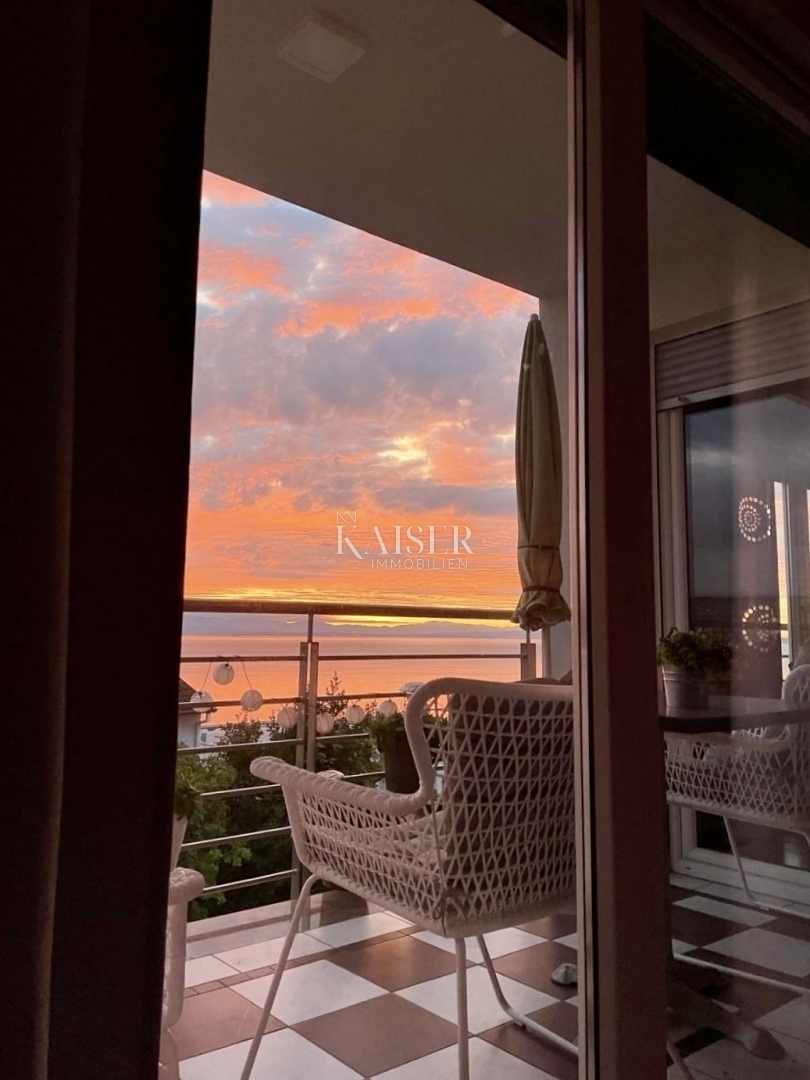 Opatija – Elegantno stanovanje s pogledom na morje s parkirnim mestom, dvigalom in v neposredni bližini morja