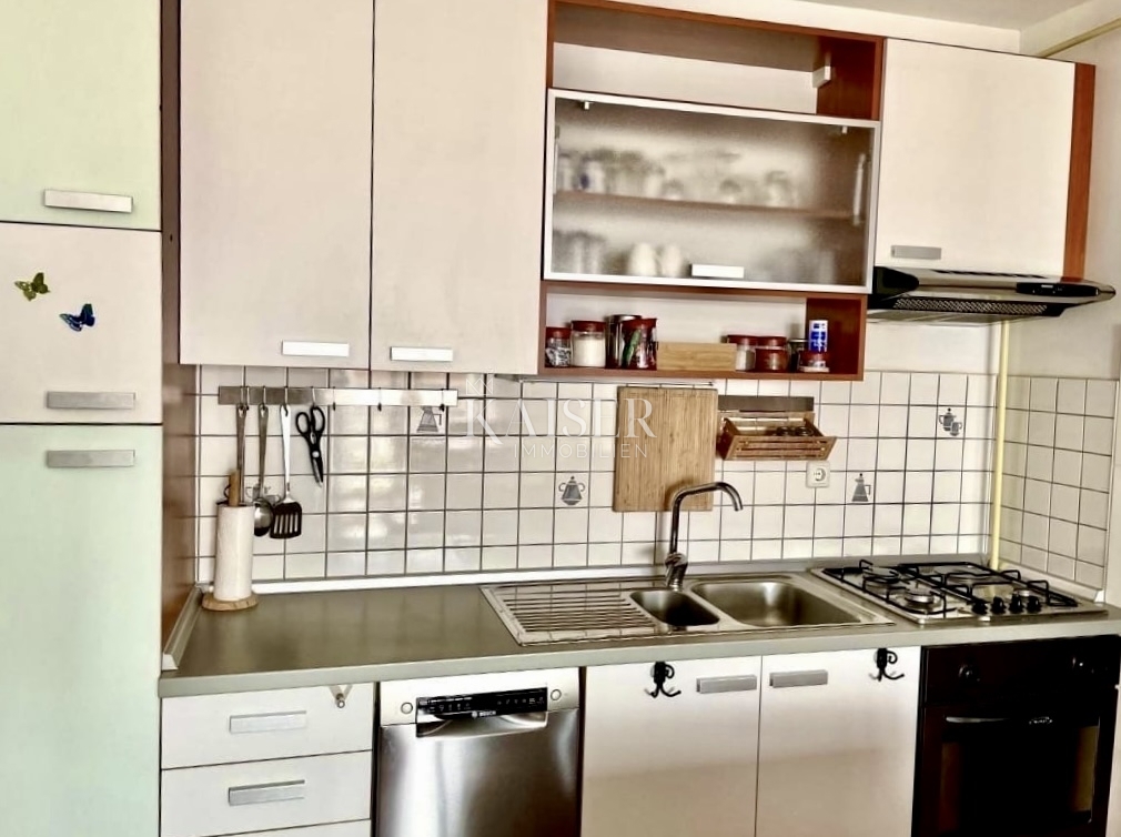 Opatija – Elegantno stanovanje s pogledom na morje s parkirnim mestom, dvigalom in v neposredni bližini morja