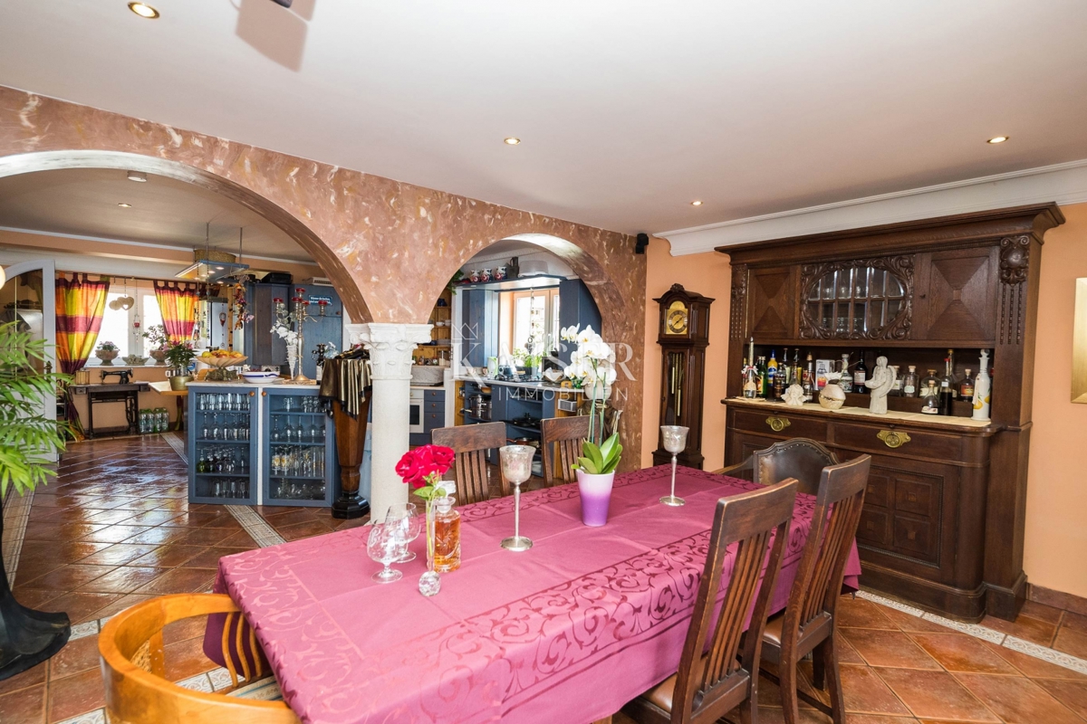 Novi Vinodolski, Smokvica - vila prva vrsta do morja