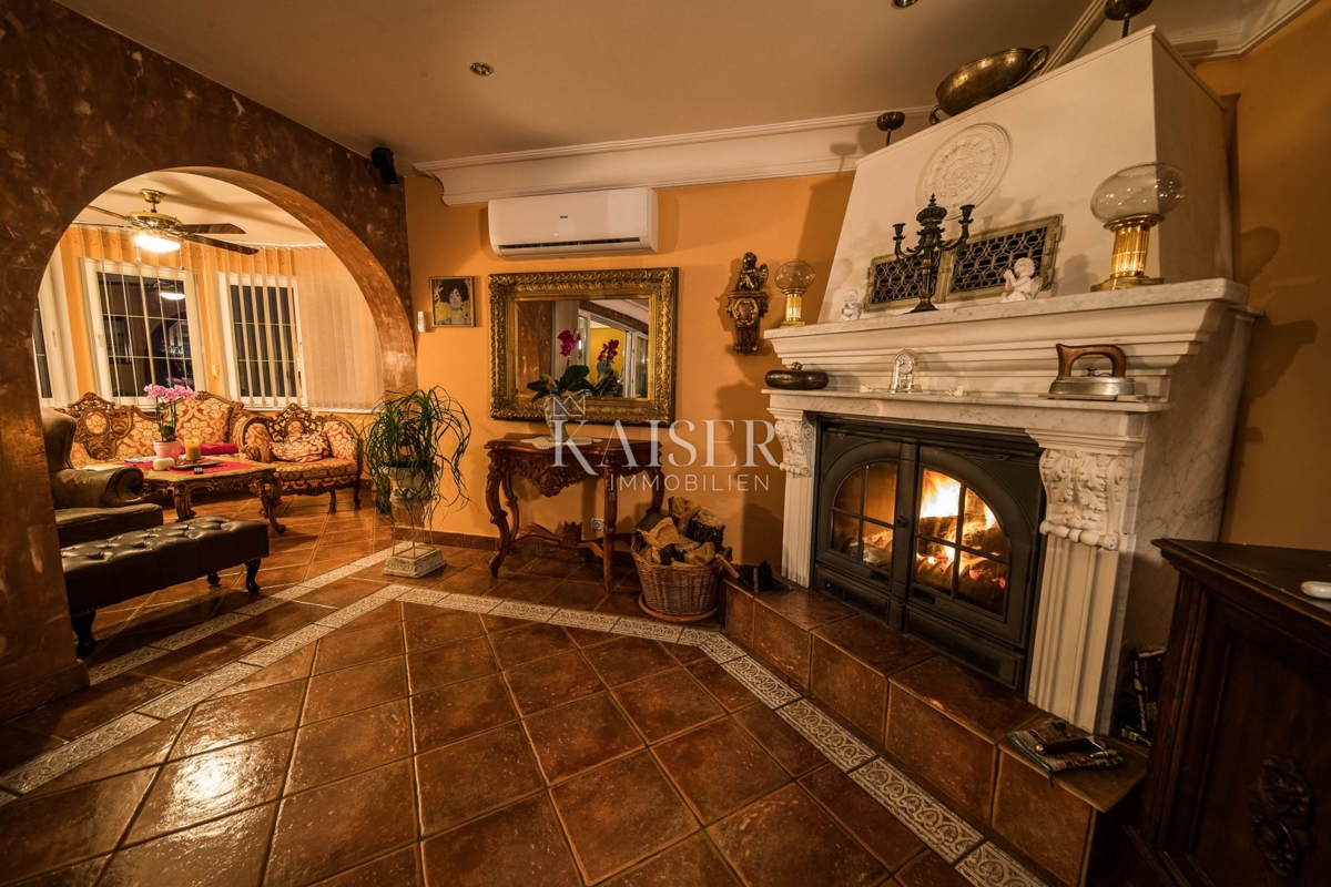 Novi Vinodolski, Smokvica - vila prva vrsta do morja