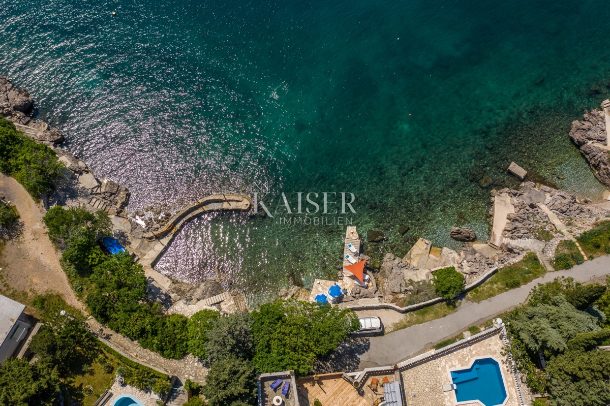 Novi Vinodolski, Smokvica - vila prva vrsta do morja